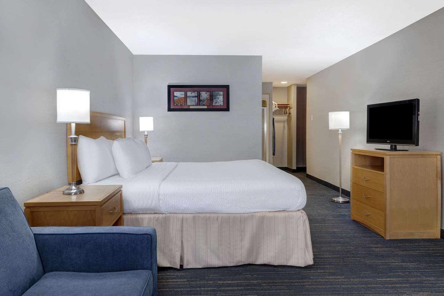 Days Inn By Wyndham Niagara Falls Near The Falls 25/44