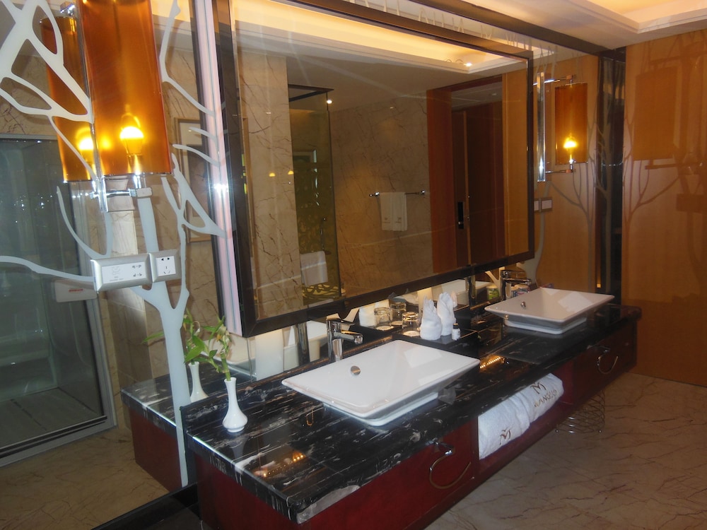 Manguo International Hotel 36/40