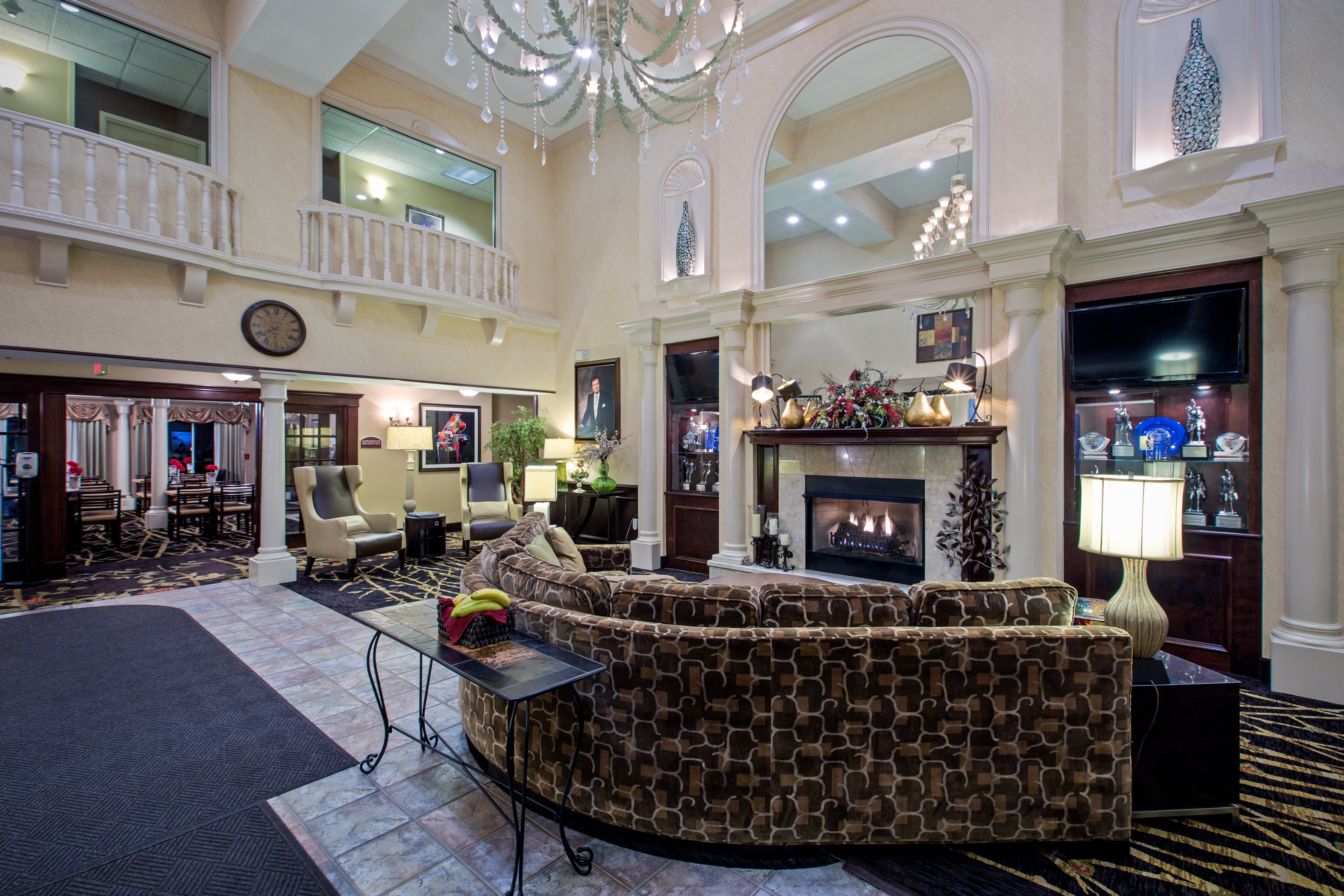 Holiday Inn Express Hotel Suites Youngstown N Warren Niles 48/79