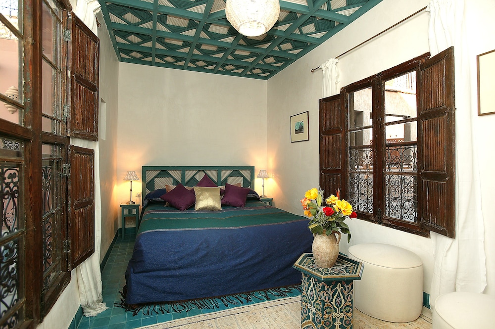 RIAD ALADDIN 27/76