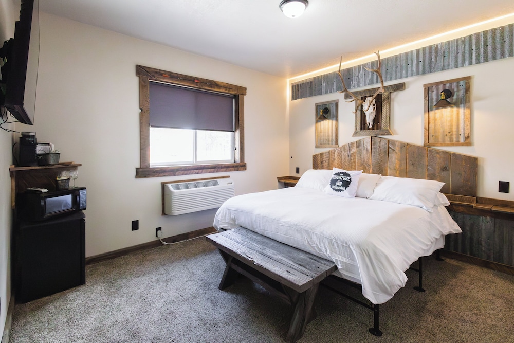 Creek, Cabin, King Bed