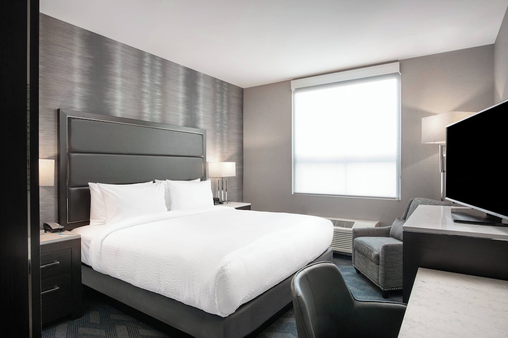 Room at Fairfield Inn And Suites By Marriott Boston Logan Airport/Chelsea, CHELSEA - MA