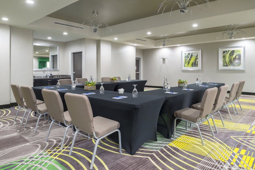Holiday Inn Express And Suites Norman 45/51