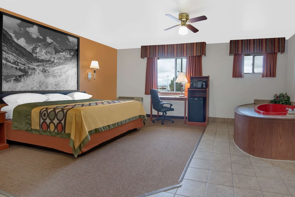 Super 8 By Wyndham Alamosa 37/51