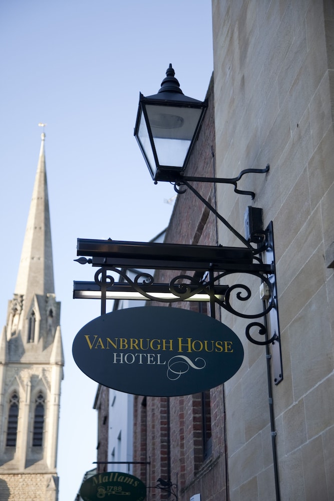Vanbrugh House Hotel 4/47