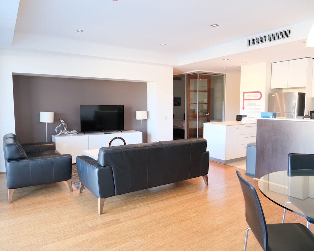 Gallery Suites 31/48