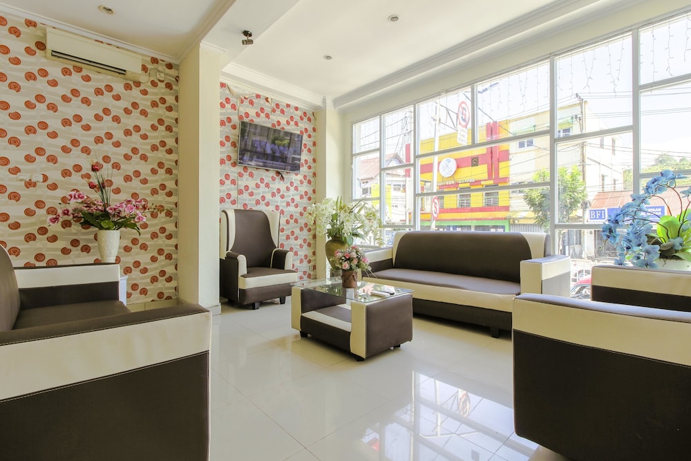RedDoorz Plus @ Paal 2 Manado (RedDoorz - Elfah Hotel) 34/41