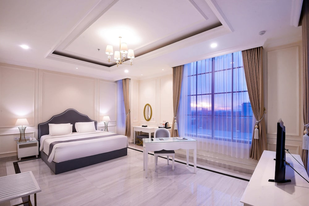Grand Senyum Hotel 9/33