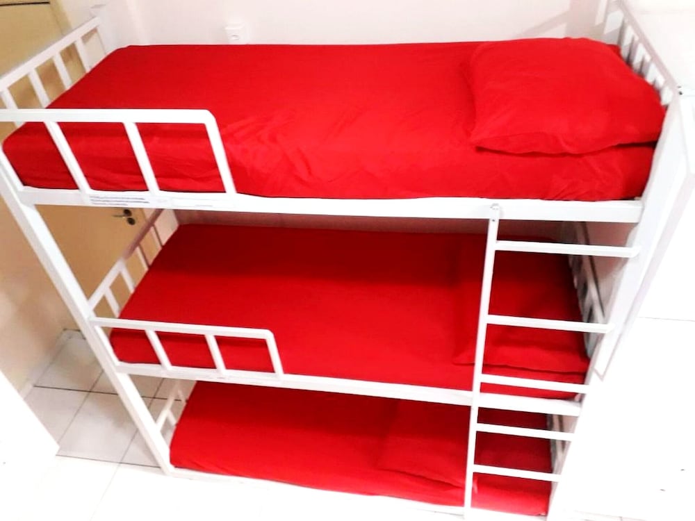 Solar Hostel 37/63