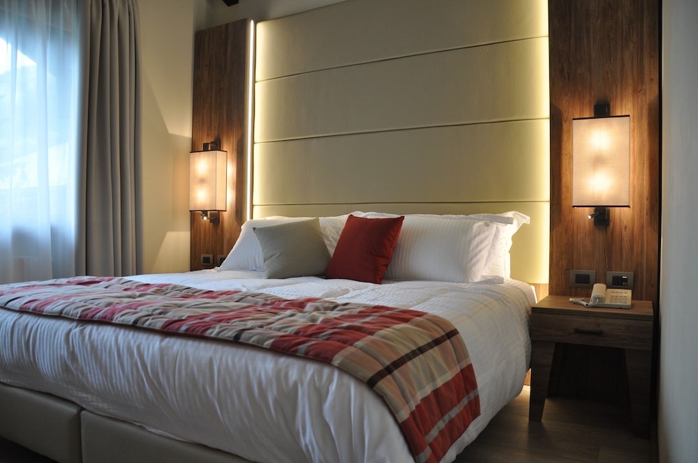 SUITE, DOUBLE BED