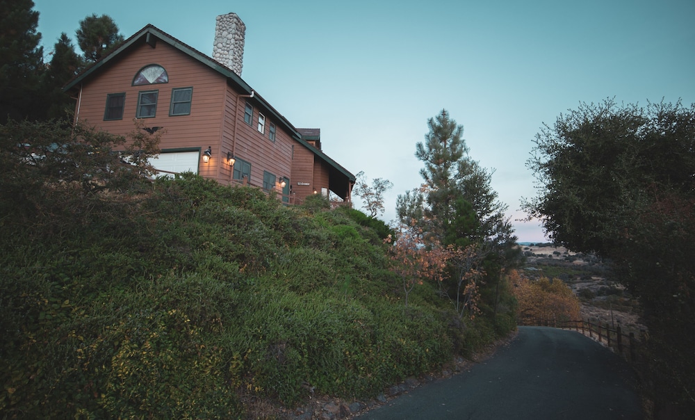 Tucker Peak Lodge 55/64