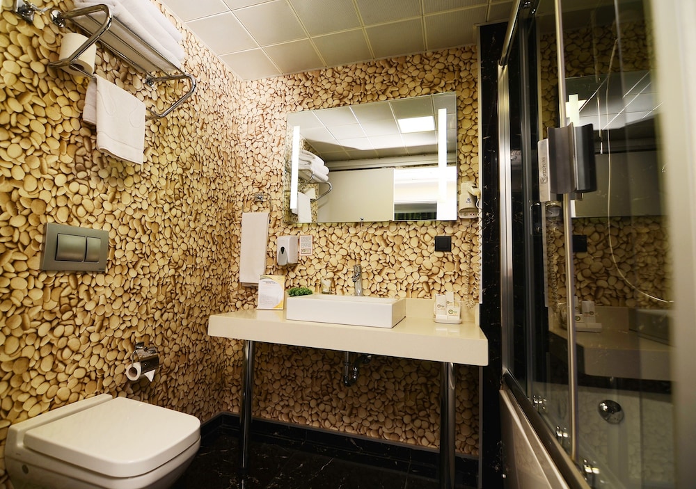 Tempo Suites Airport 43/47
