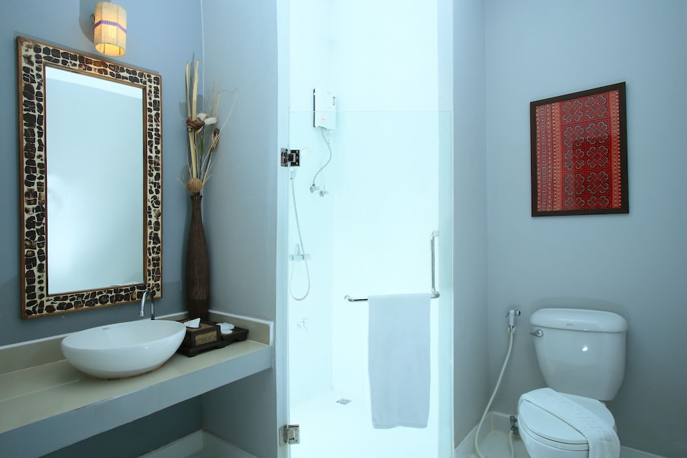 THE OPIUM SERVICED APARTMENT AND HOTEL 48/50
