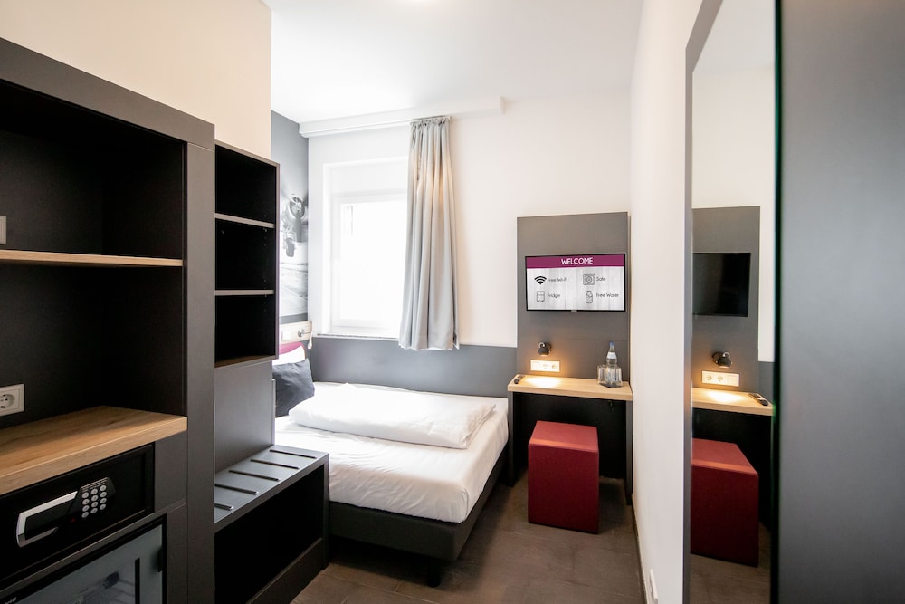 Airport Hotel Dürscheidt 40/56