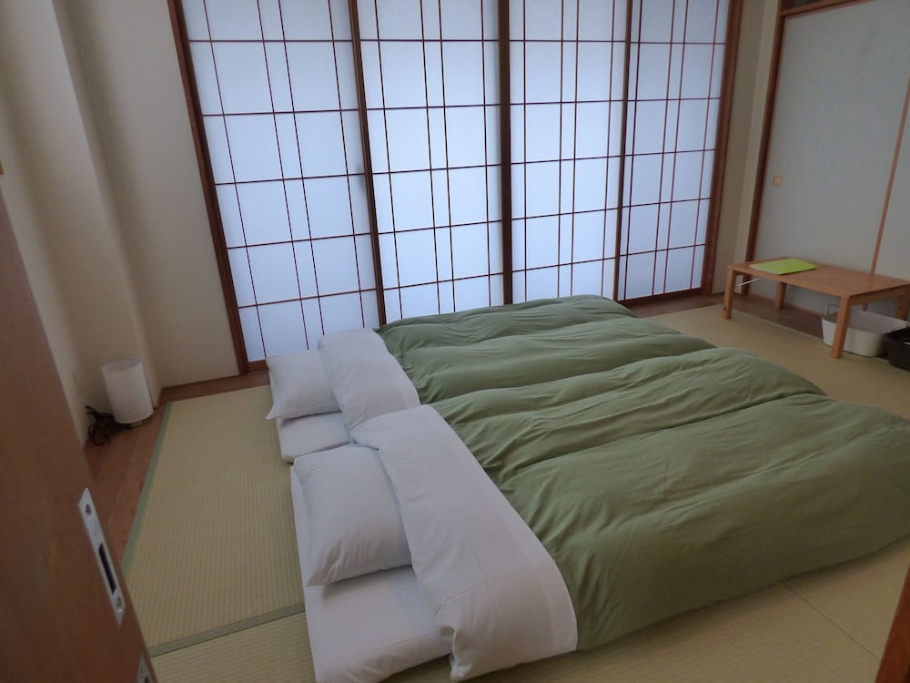 Guesthouse Hyakumanben Cross 12/50