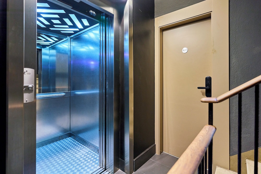 Fira Centric Apartments 34/72