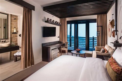 Suite, Ridge View