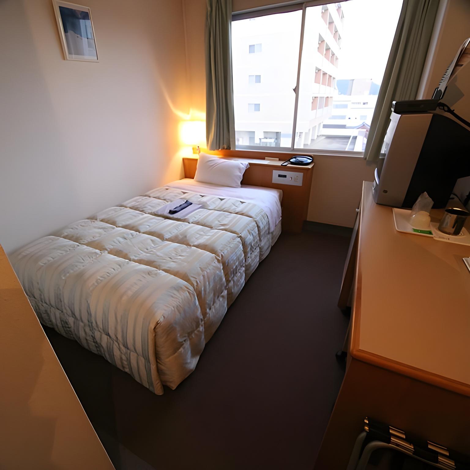 Semi Room, Single, Semi Double Bed, Old Building, Smoking