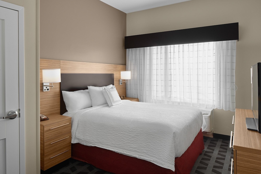 Towneplace Suites by Marriott Danville 7/25