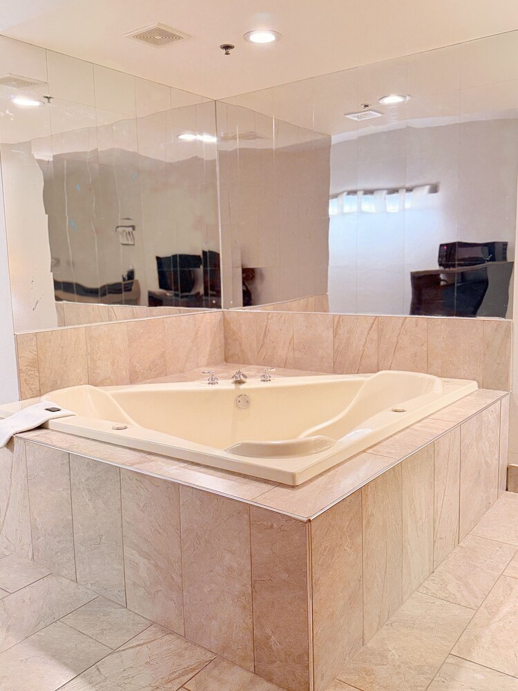 Radiant Inn and Suites Murfreesboro 3/40