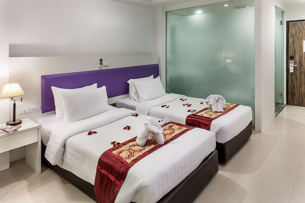 Armoni Patong Beach Hotel 28/78