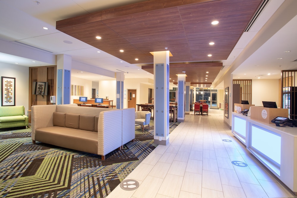 Holiday Inn Express & Suites Goodland I-70 3/45