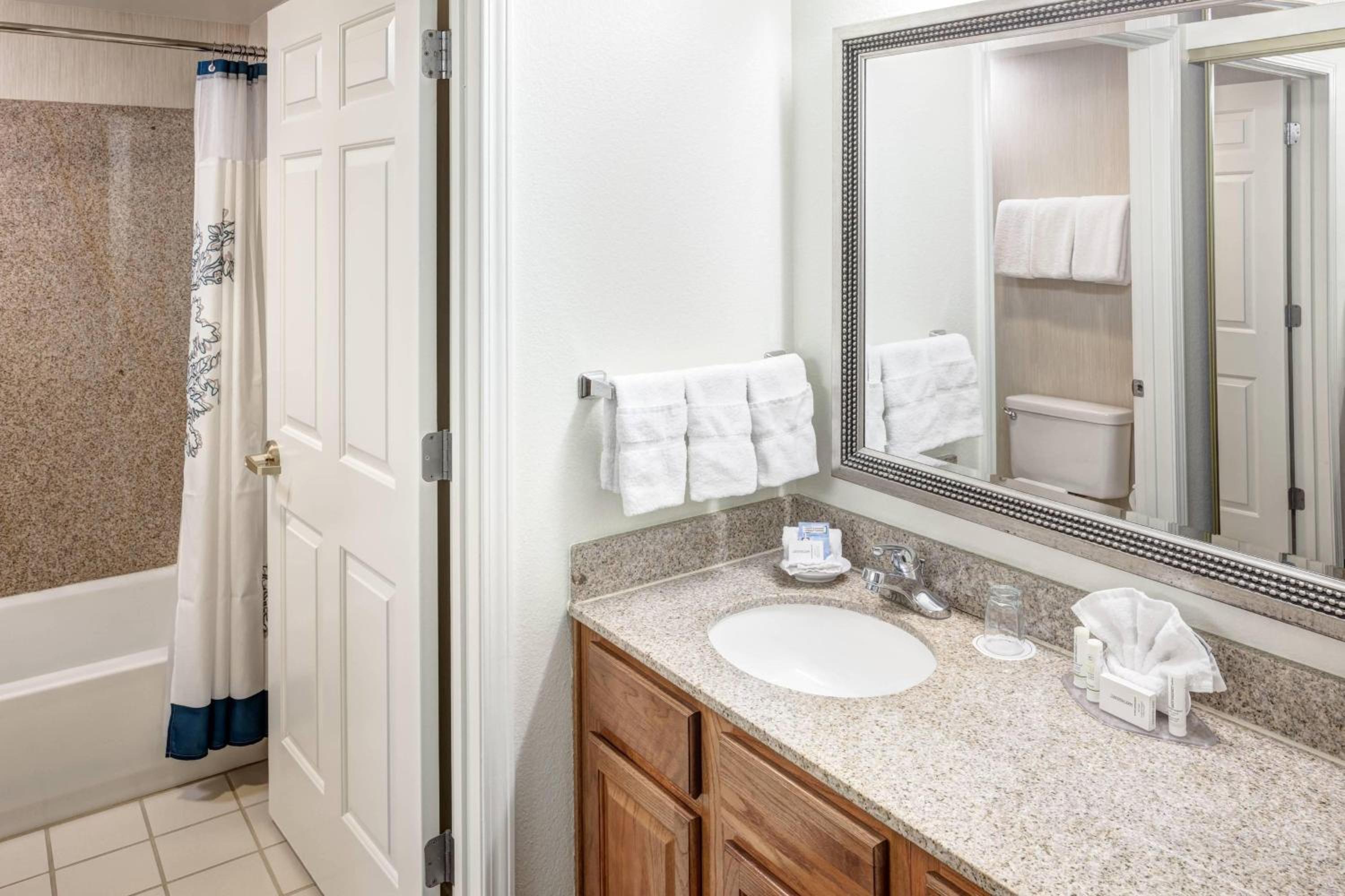 1 Bedroom, Suite, Queen Bed, Sofa, Exterior Entrance