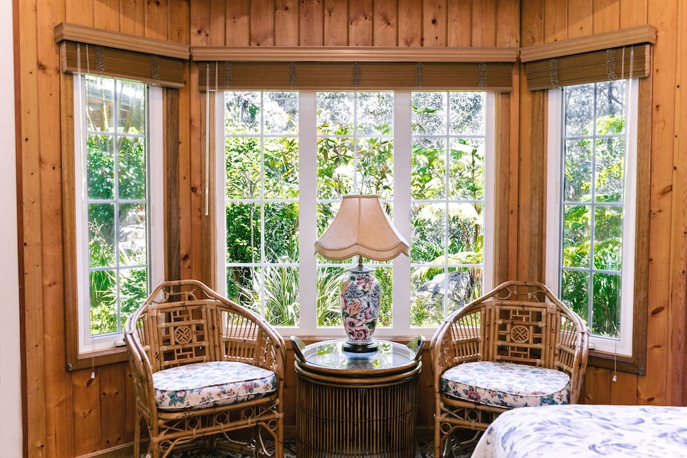 Kilauea Lodge and Restaurant 56/76