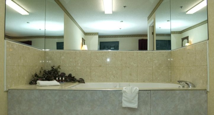 Country Hearth Inn And Suites Augusta 16/18
