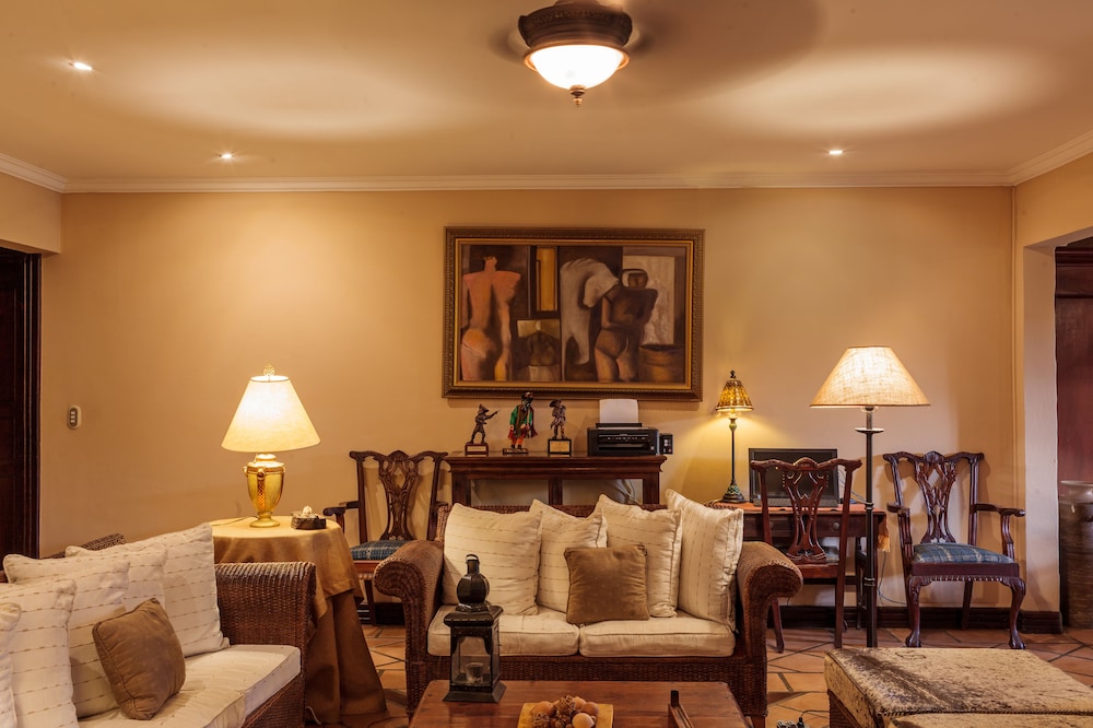 Hotel Los Robles 39/62
