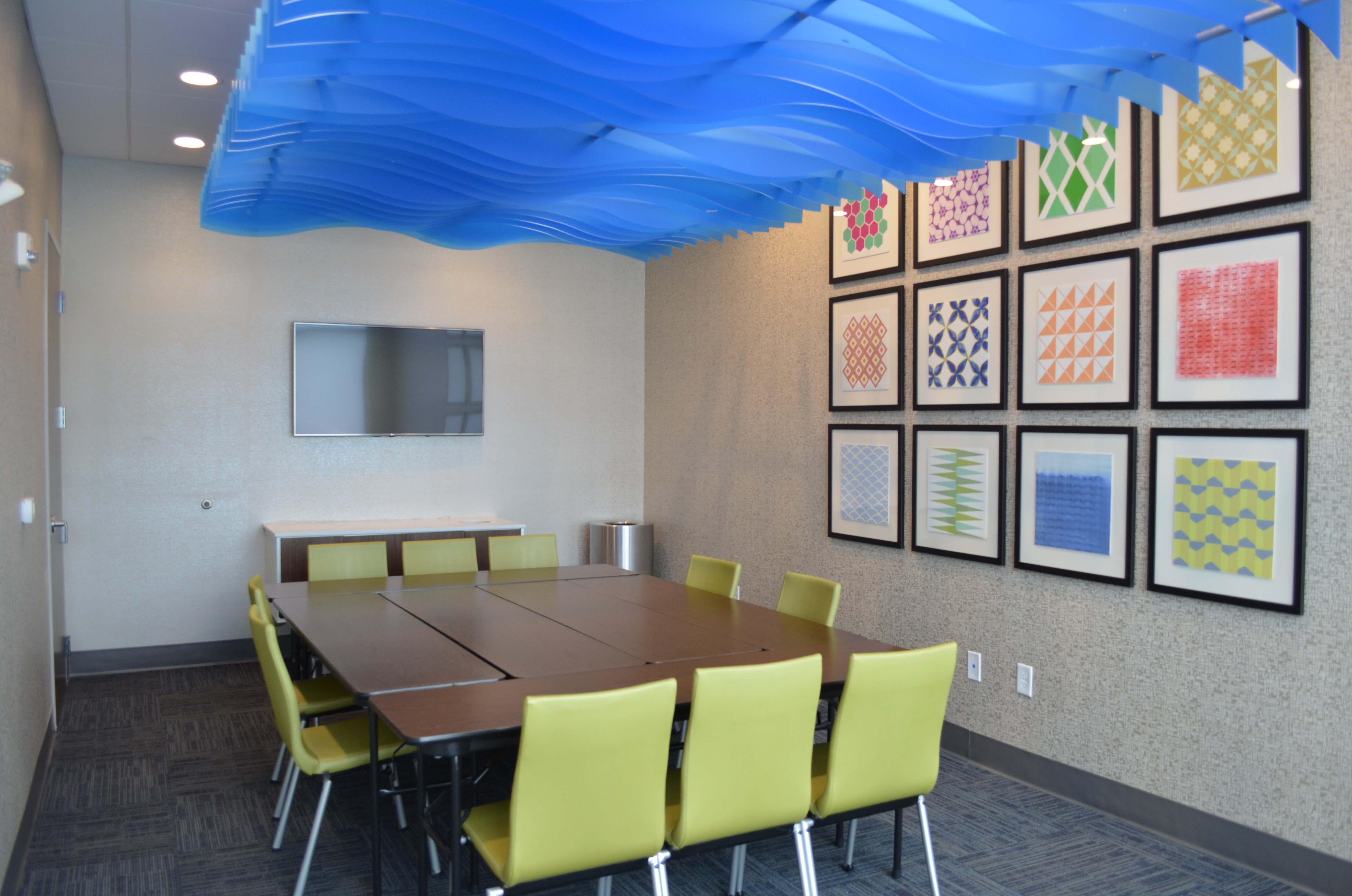 Holiday Inn Express Suites Charlotte Ne University Area 36/40