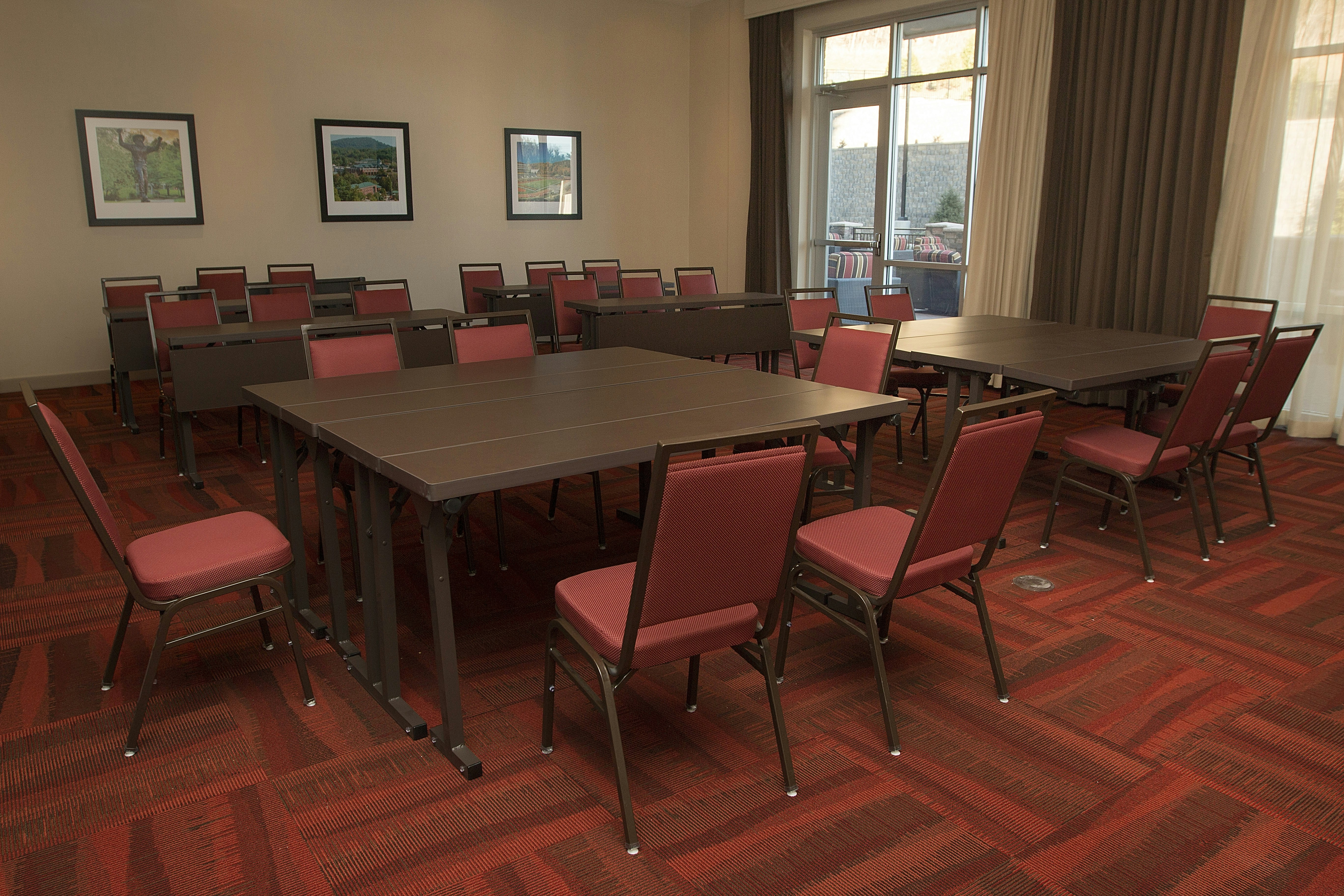 Hampton Inn & Suites Boone 49/55