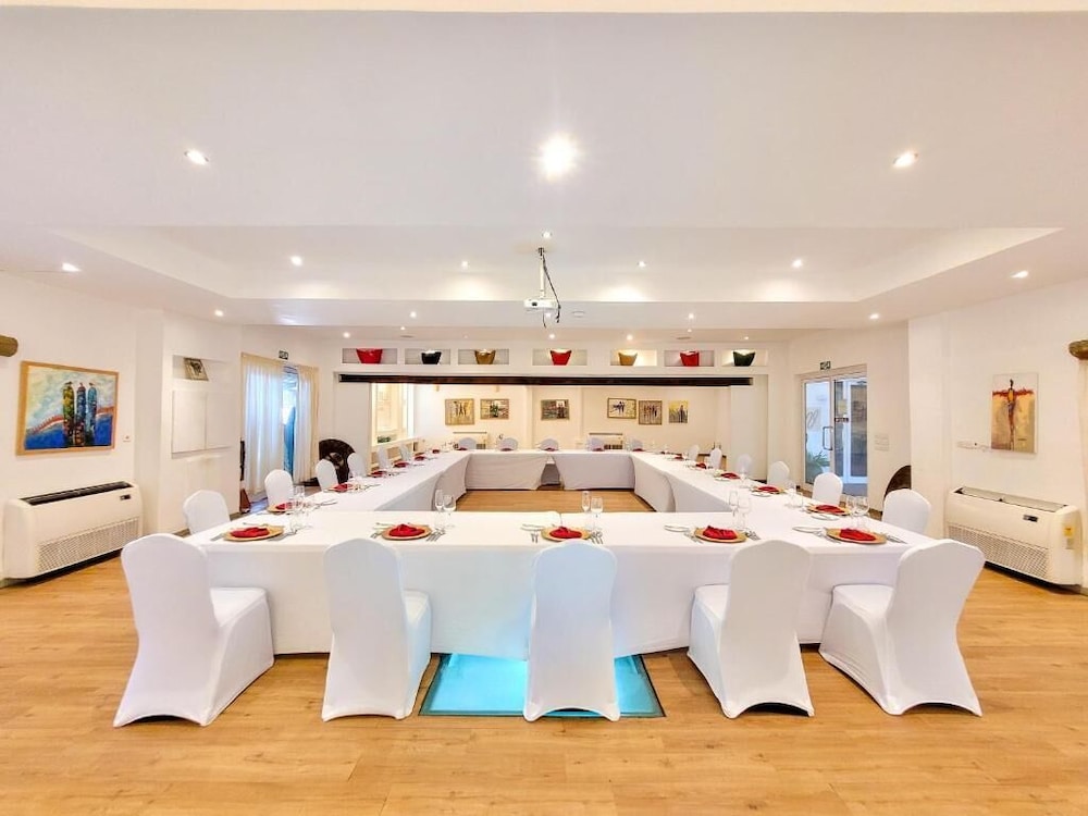 La Villa Boutique Hotel 65/69