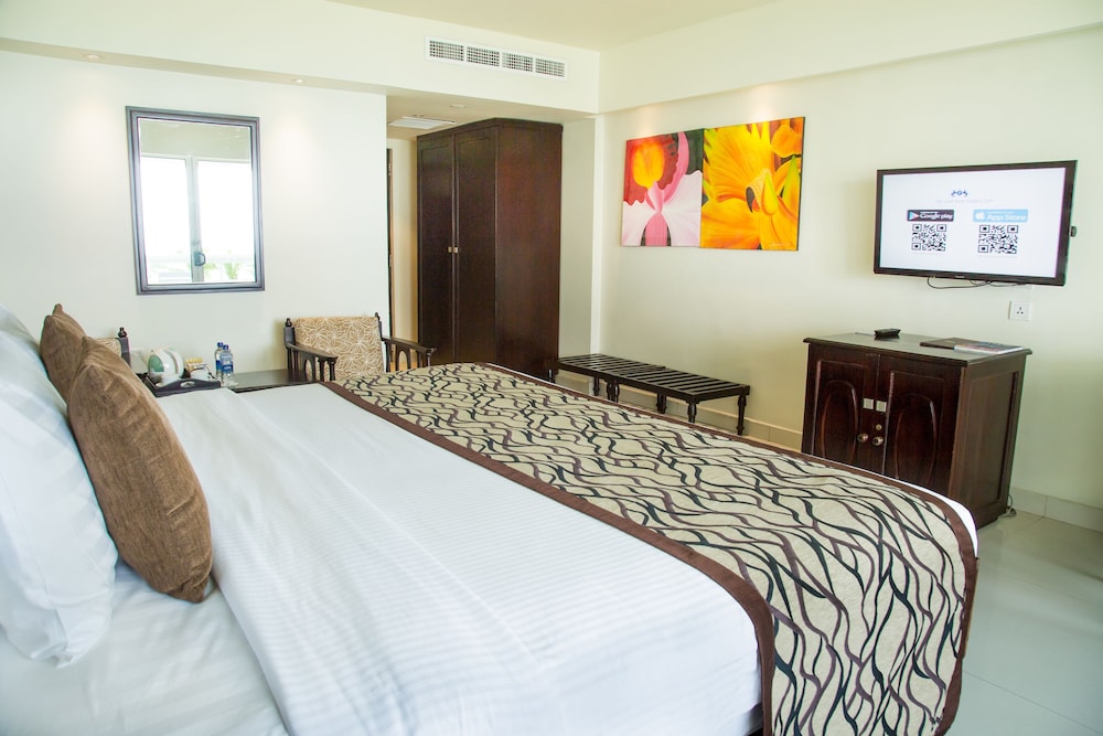 Double Ocean View King Bed، Mount Lavinia Hotel 2/5