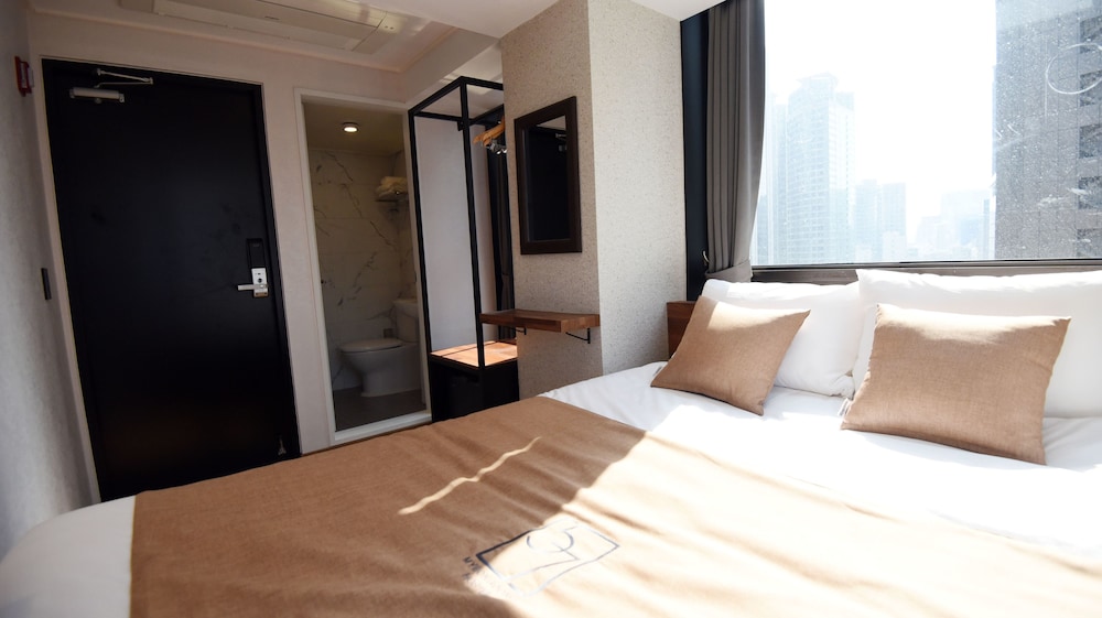 57 Myeongdong Hostel 17/66