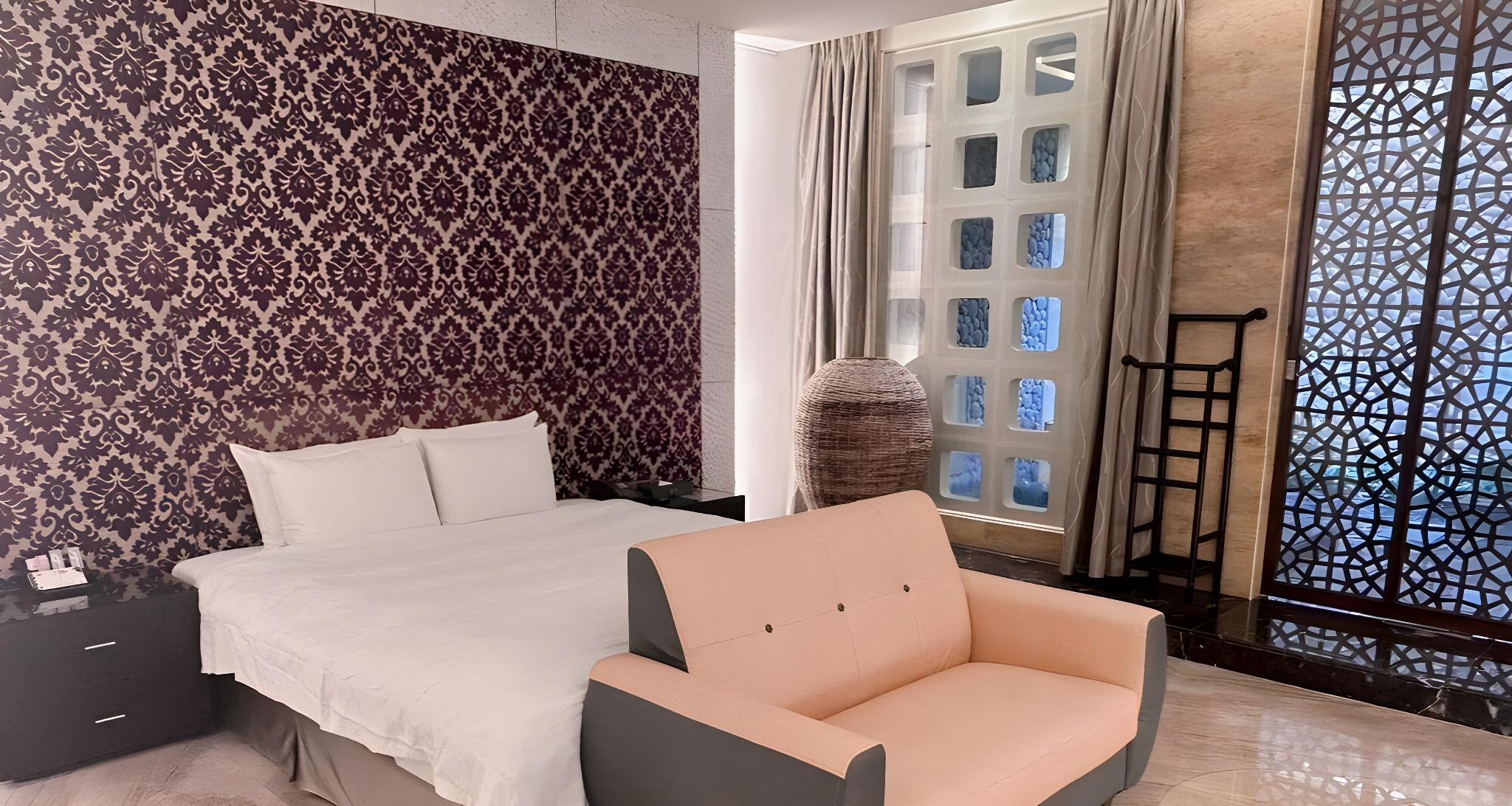 Romantic, Double Bed