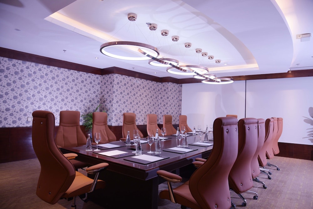 فندق ورويك الخبر(Warwick Al Khobar Hotel) 71/75