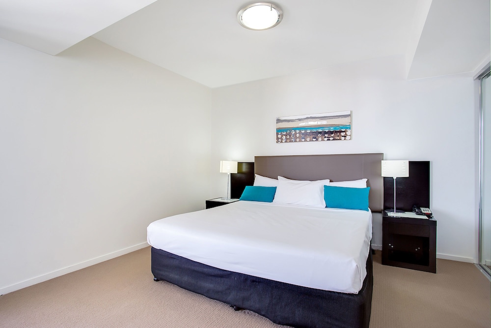 2 BEDROOMS, APARTMENT