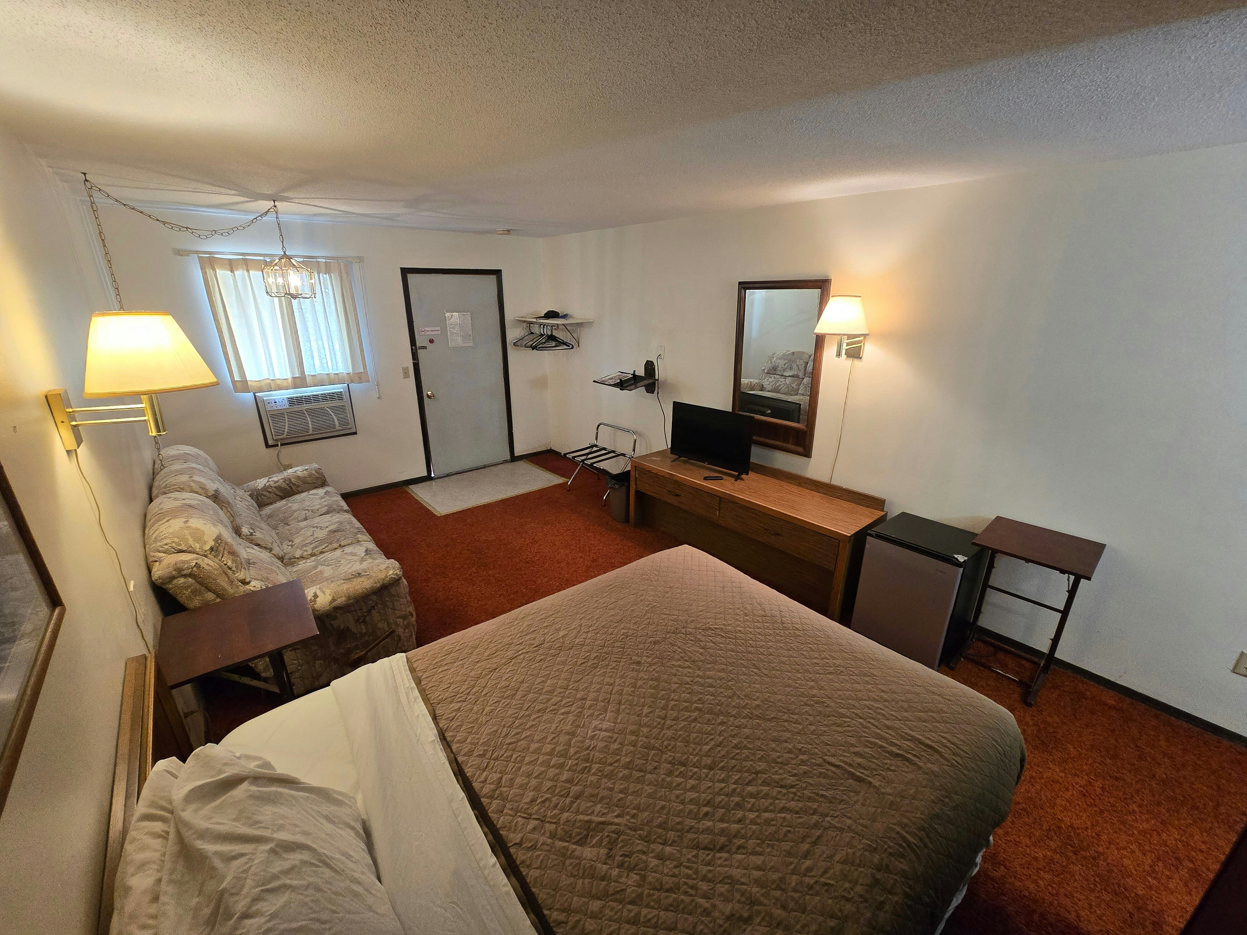 OYO Sandman Inn 25/58