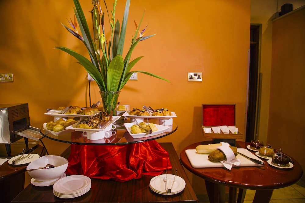 Boma Inn Nairobi 33/50