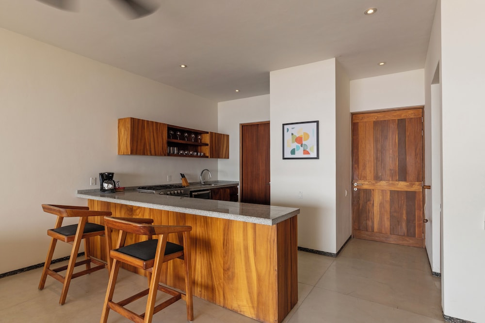 Marea Beachfront Villas 9/50