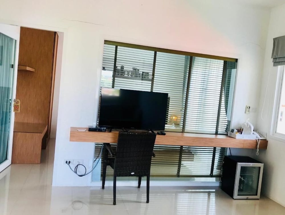 Clear House Resort 48/56