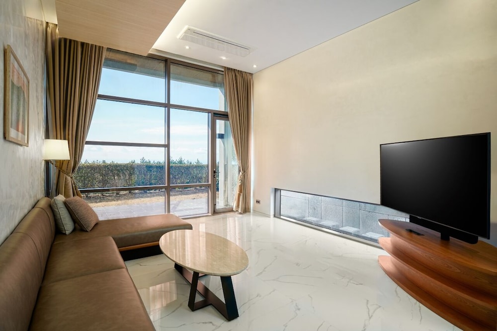 Lotte Resort Jeju Art Villas 39/50