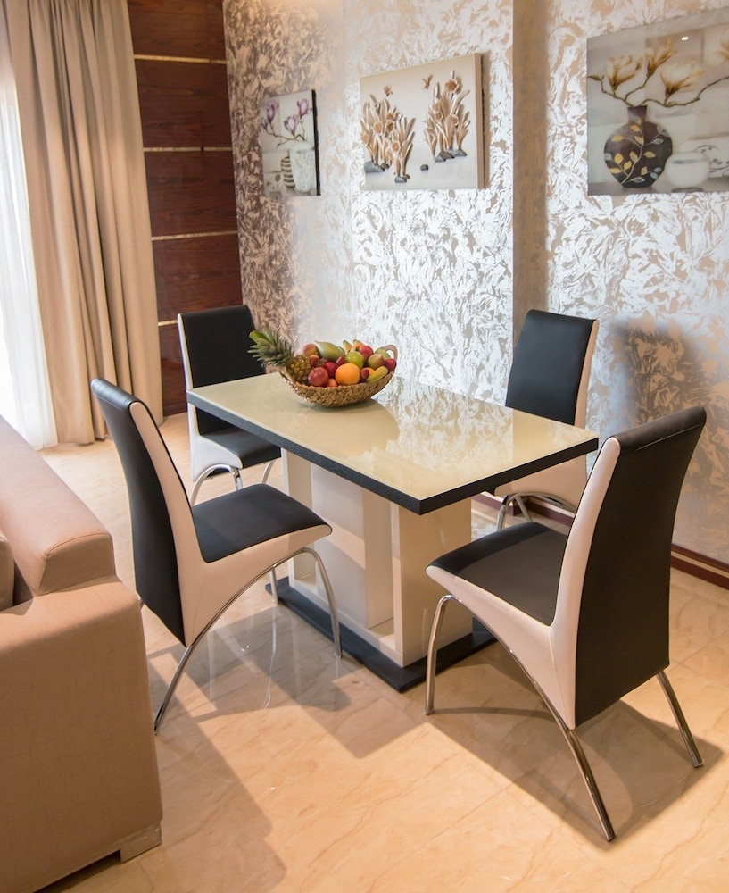 City Park Hotel Apartments 52/64