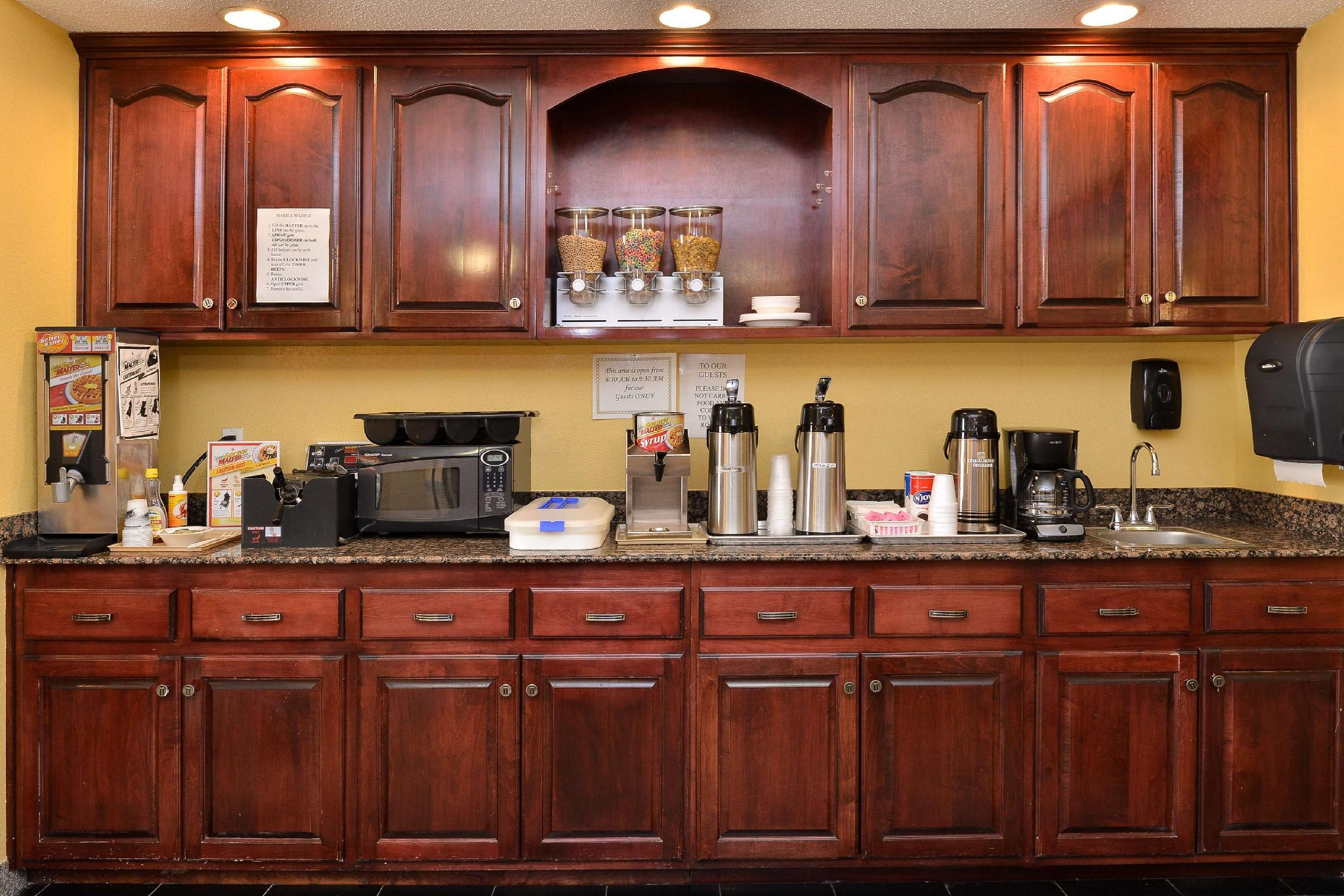 Executive Inn & Suites Breaux Bridge, LA 9/17