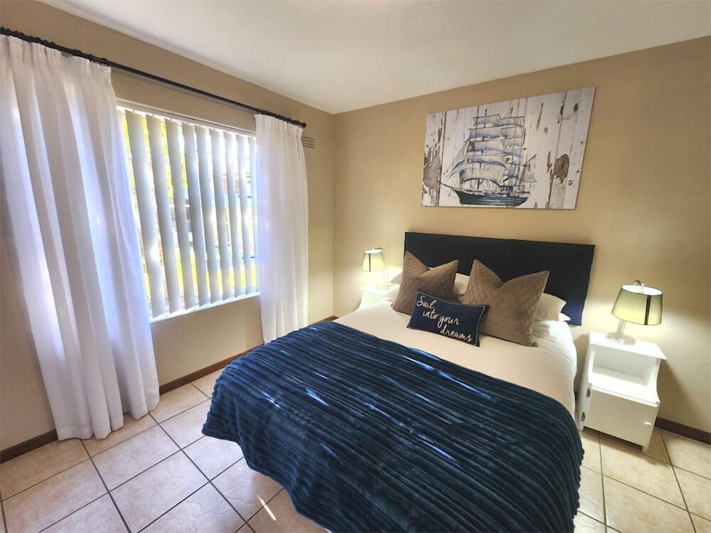 Muir Holiday Apartments 10/48