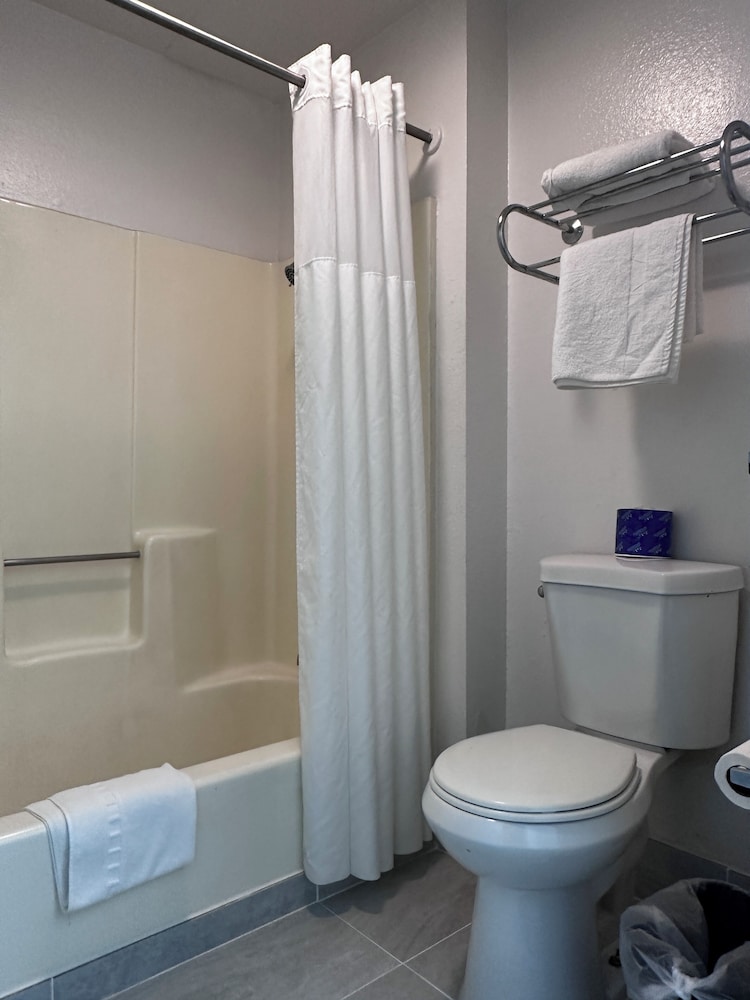Motel Santa Cruz 46/53