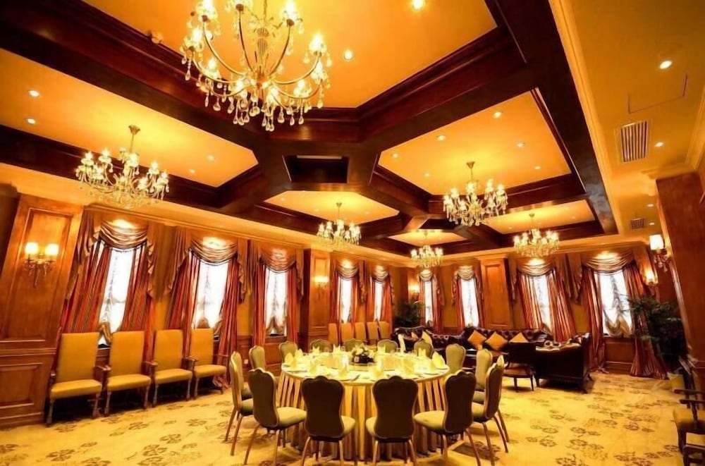 Wuhan Harvest International Hotel 50/57