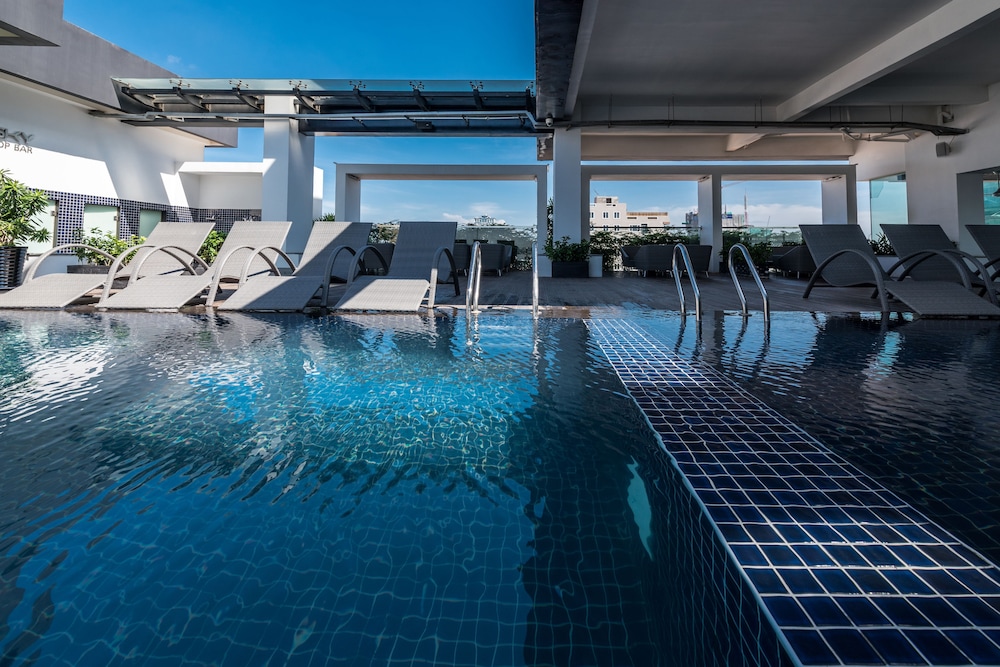 Naki Suites At Silvertown 23/49
