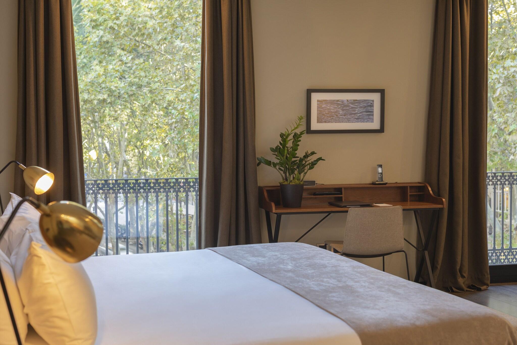 JUNIOR SUITE, KING BED